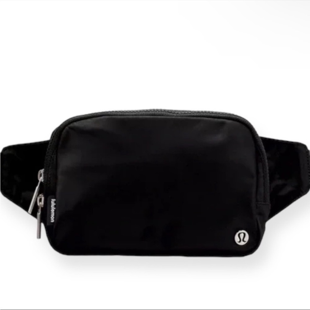 NWT lululemon large everywhere belt bag black